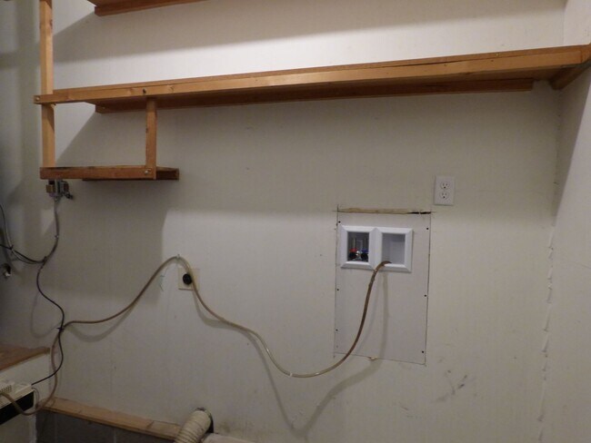 Building Photo - 920 Kelly Pl