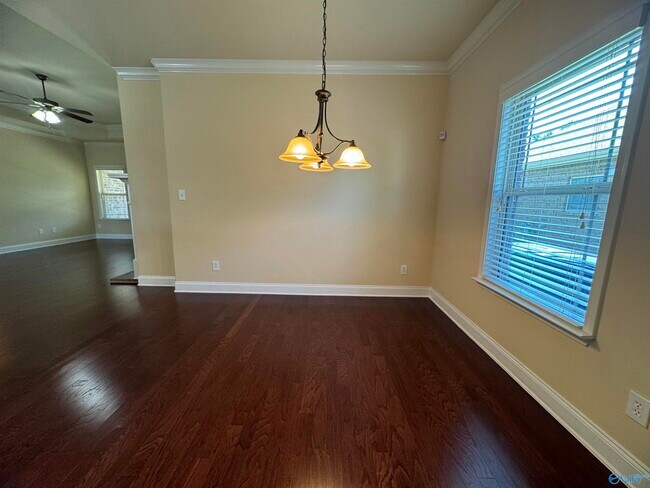 Building Photo - 475 E Mossyleaf Dr SW