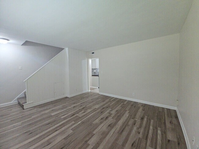 Building Photo - 1011 Blakley Dr