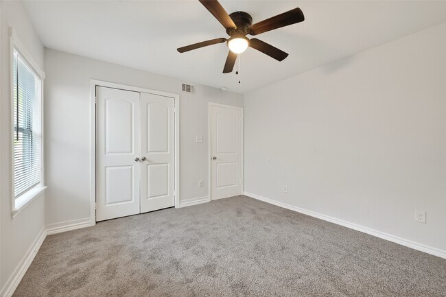 Building Photo - 5635 Belarbor St