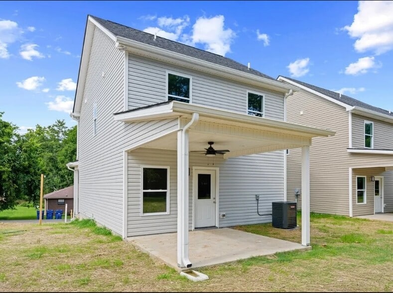 Building Photo - 328 Mitchell St