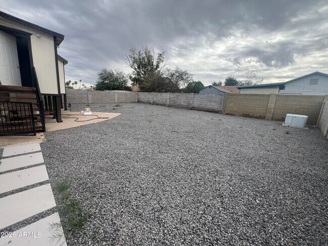 Building Photo - 4525 E Alta Vista Rd