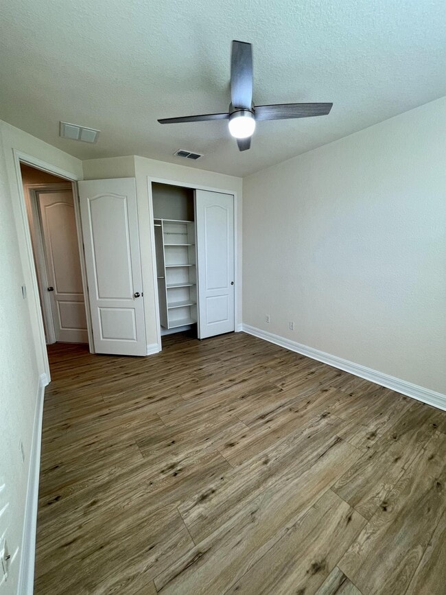 Building Photo - 10132 Eagle Creek Center Blvd