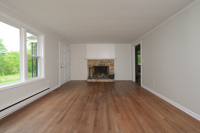Building Photo - 52B Fuller Mountain Rd
