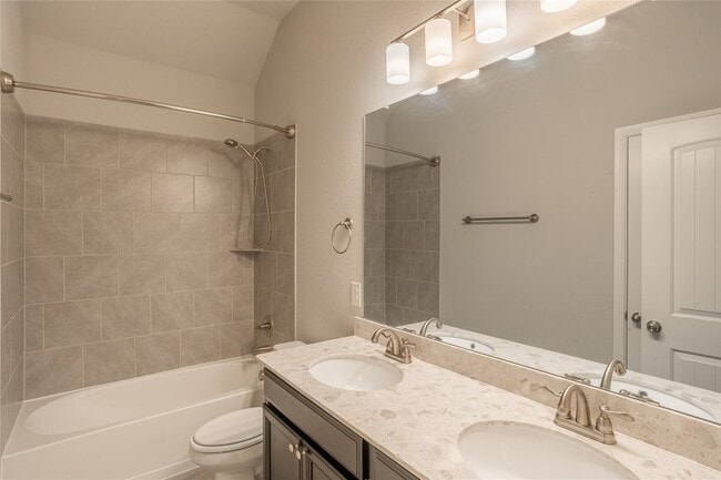 Building Photo - 1017 Lake Cypress Ln