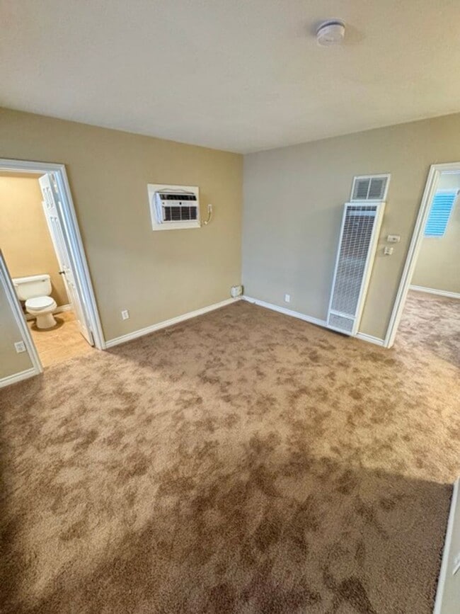 Building Photo - Charming 2 Bed 2 Bath Duplex Home on Large Fenced Lot in Menifee for Lease!