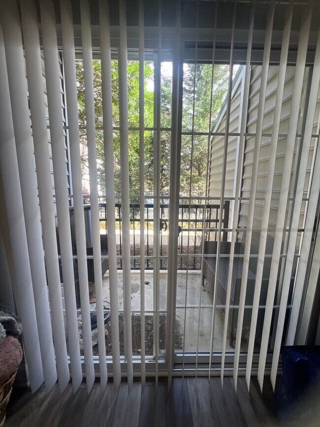 Building Photo - 23620 Overlook Park Dr