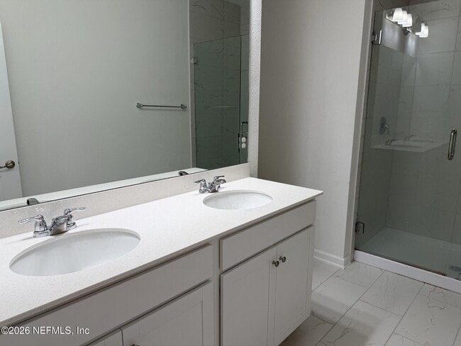 Building Photo - 43 Thurnham Ln