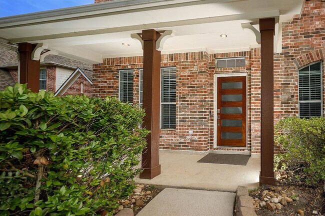 Building Photo - 83 E French Oaks Cir