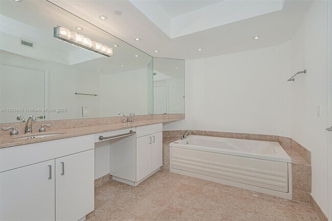 Building Photo - 4779 Collins Ave