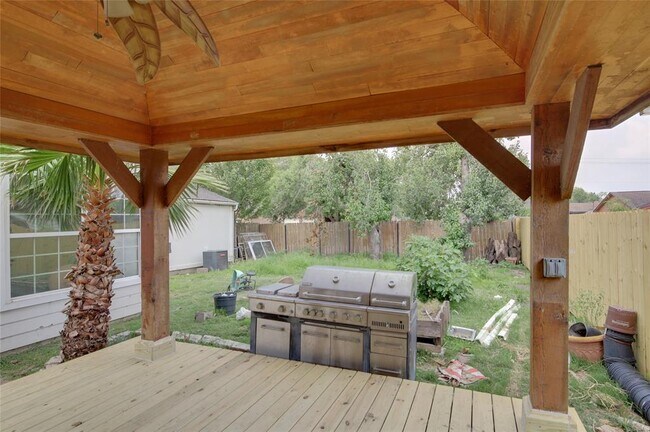Building Photo - 15803 Pryor Dr