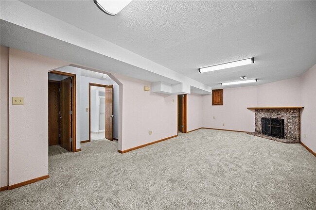 Building Photo - 1201 SE Hayes Dr
