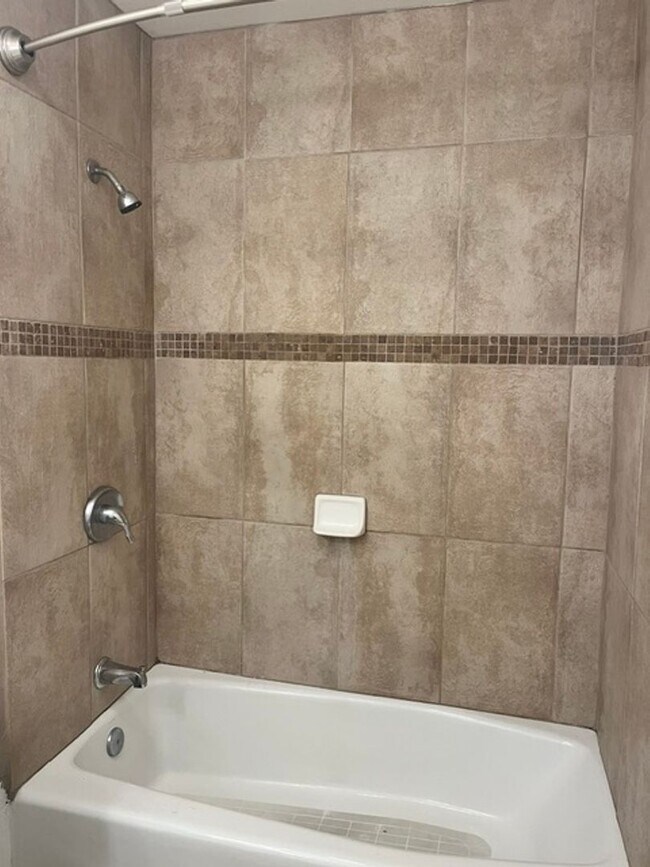 Building Photo - 2758 Bolker Dr