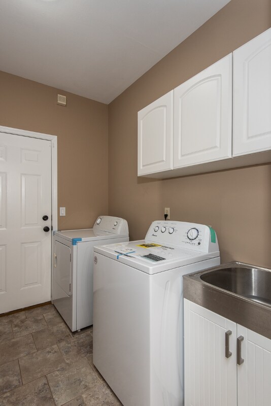 Building Photo - 720 Vista Hills Ct