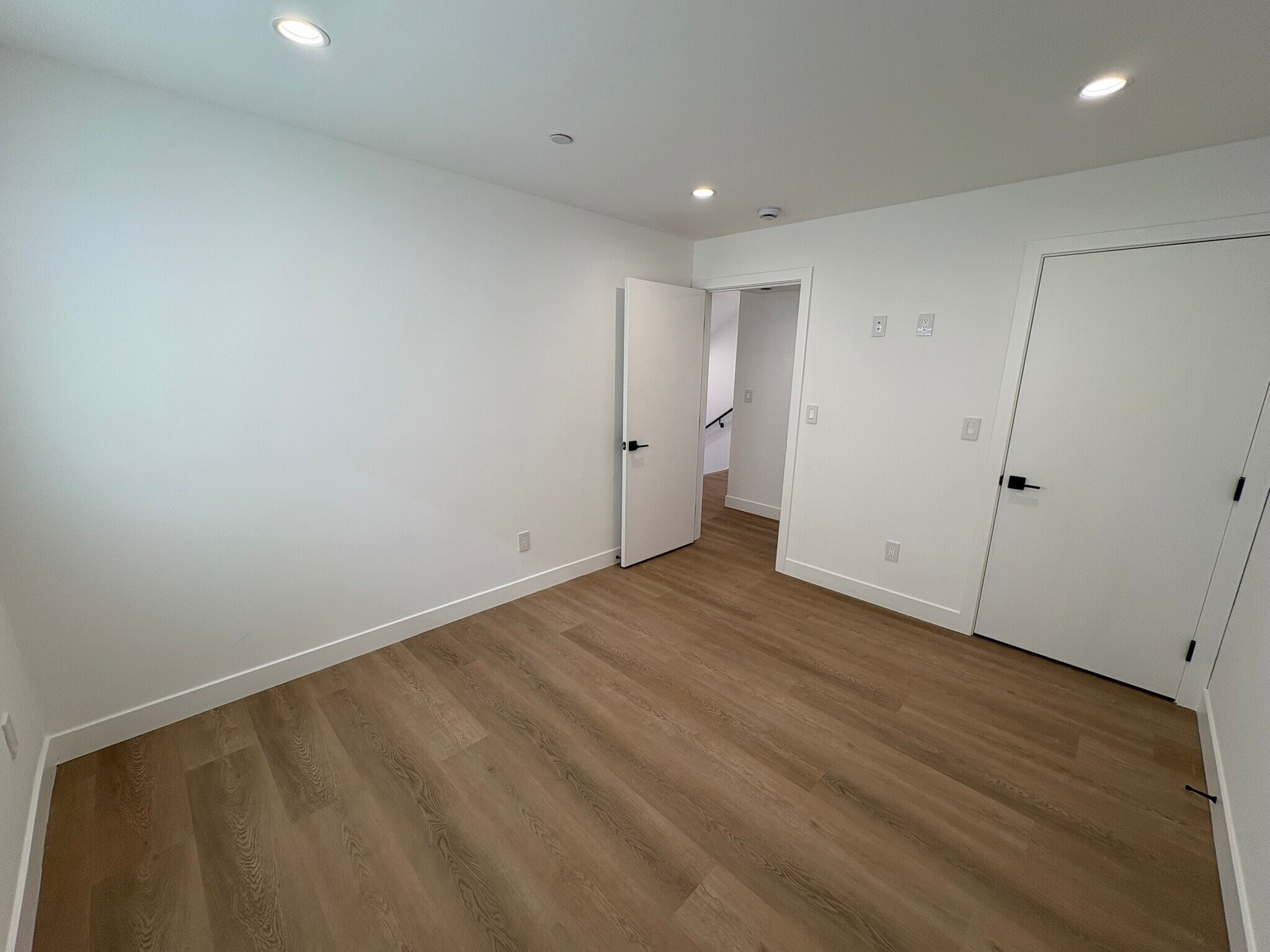 Building Photo - 14165 Calvert St