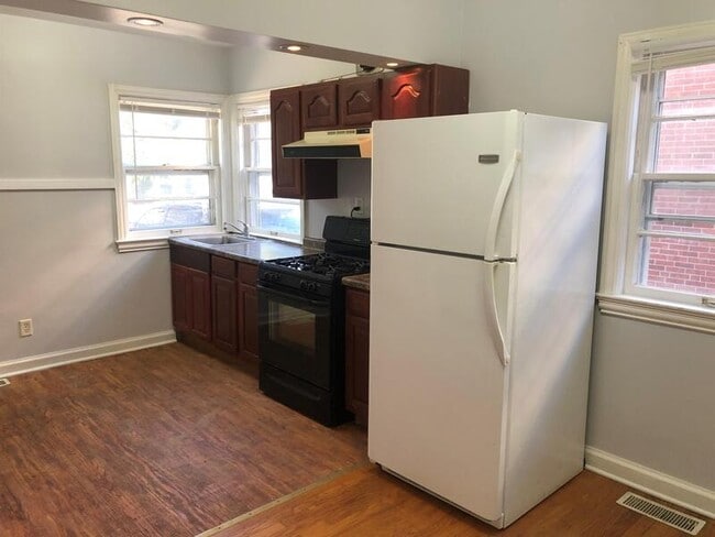 Building Photo - 209 Carlton Terrace