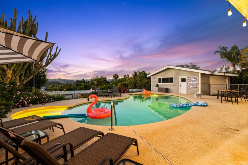 Building Photo - 321 W Kalmia St