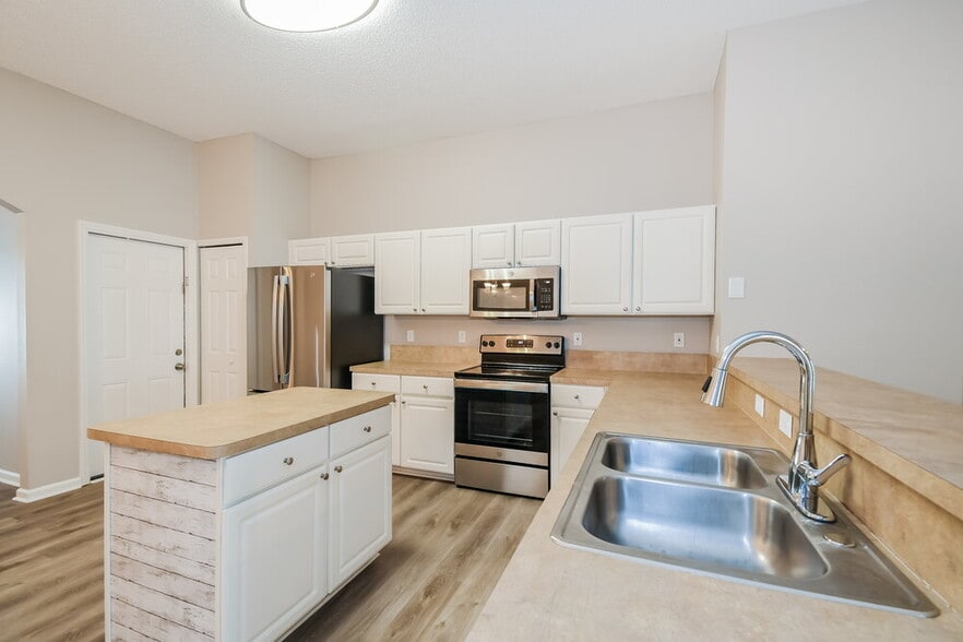 Building Photo - 8422 Stelling Dr S