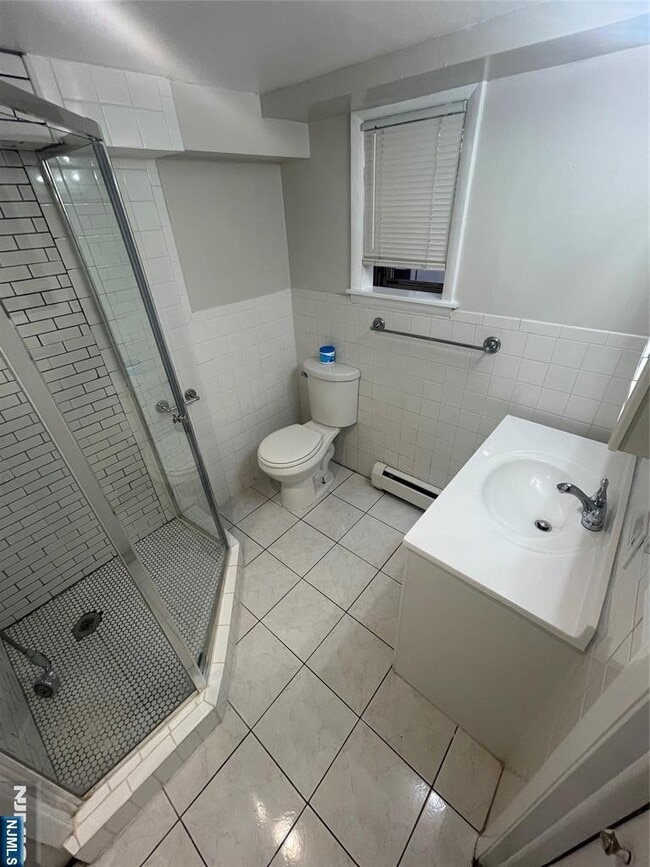 Building Photo - 171 Charles St