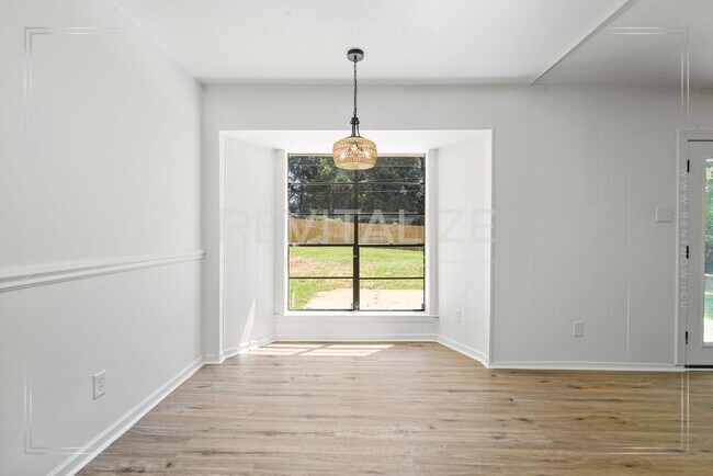 Building Photo - 5812 Hanging Moss Ct
