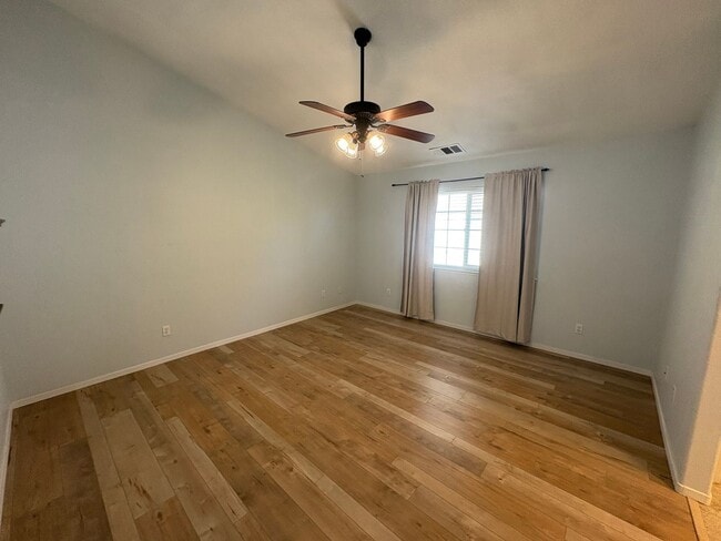 Building Photo - 3524 S Lincoln Ct