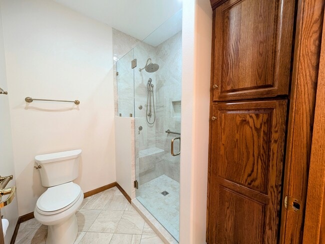 Building Photo - 700 Main St