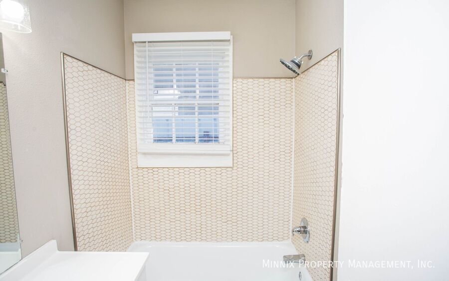 Building Photo - 2404 27th St