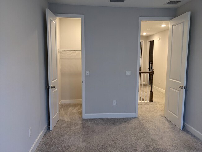 Building Photo - 25 Ibiza Ct