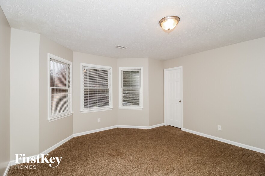 Building Photo - 307 Marble Ct