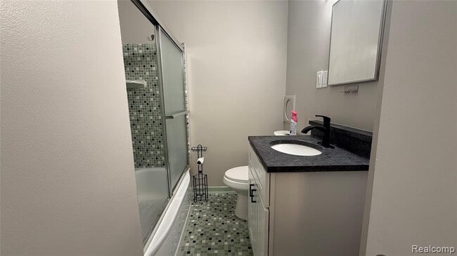 Building Photo - 3003 Dudley St