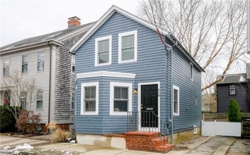Building Photo - 45 1/2 Second St