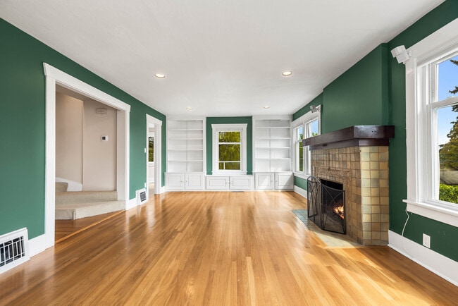 Building Photo - 8502 15th Ave NE