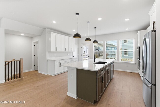 Building Photo - 4 Barton Ave