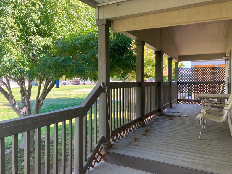 Building Photo - 350 Riviera Dr