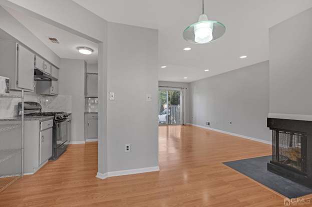 Building Photo - 1090 Schmidt Ln