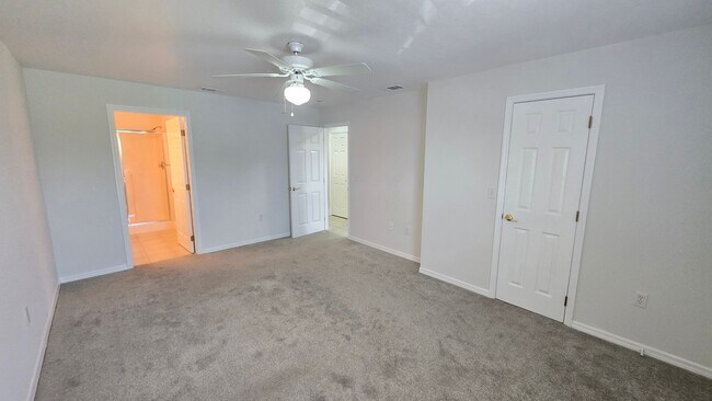 Building Photo - 104 Charles Dr
