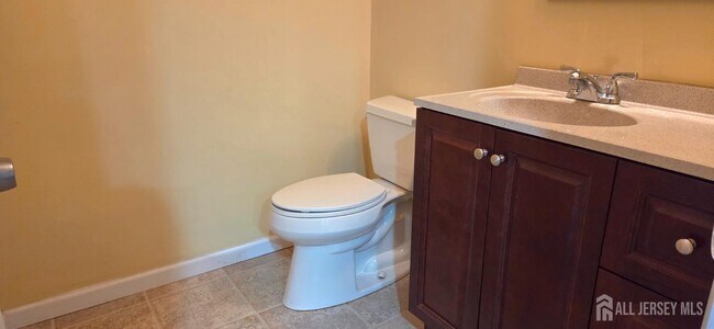 Building Photo - 44 Azalea Ct