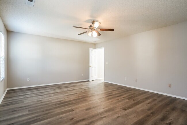 Building Photo - 3012 Van Dorn Rd