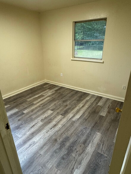 Building Photo - 6289 Arbor Vitae Dr