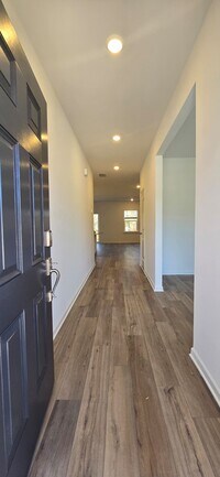 Building Photo - 97 Elijah St