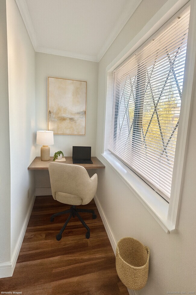 Building Photo - 150 Main St