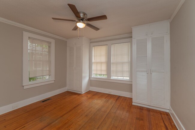 Building Photo - Beautiful brick cottage on Central Avenue ...