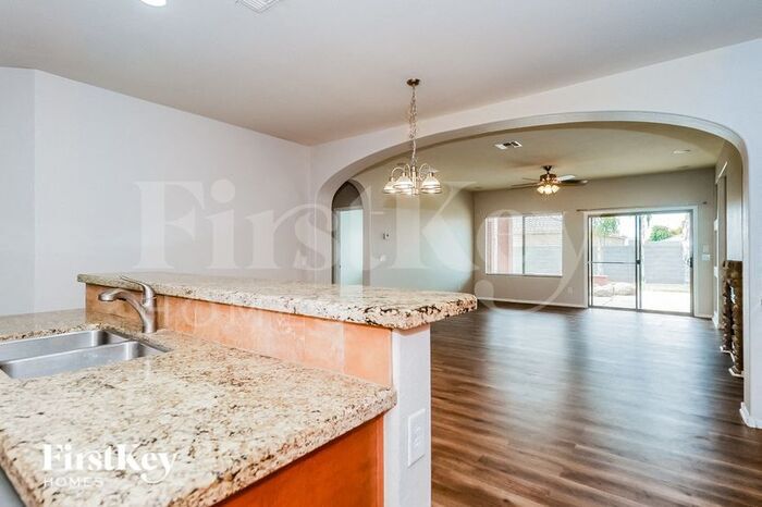 Building Photo - 10769 E Marigold Ct