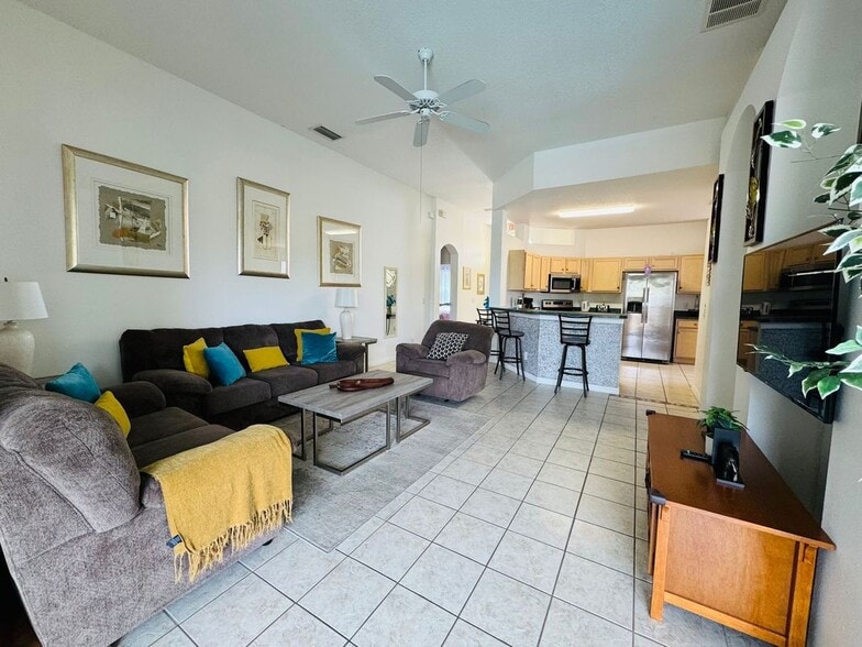 Building Photo - 400 Montara Dr