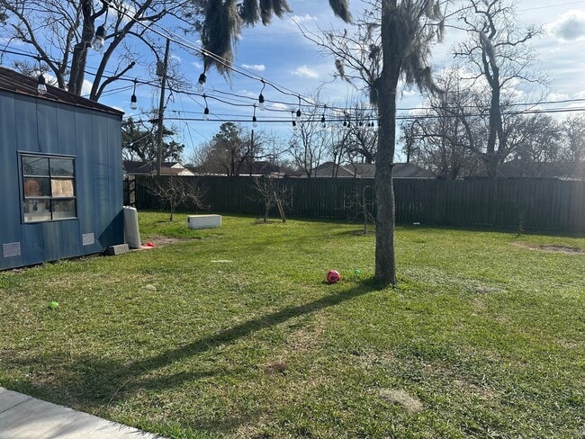 Building Photo - 430 Center Way