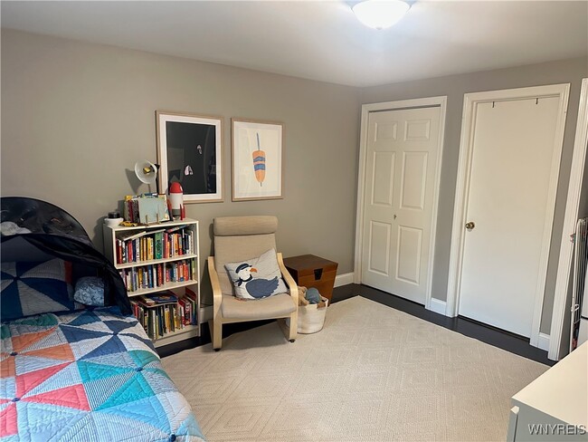 Building Photo - 32 Bernhardt Dr