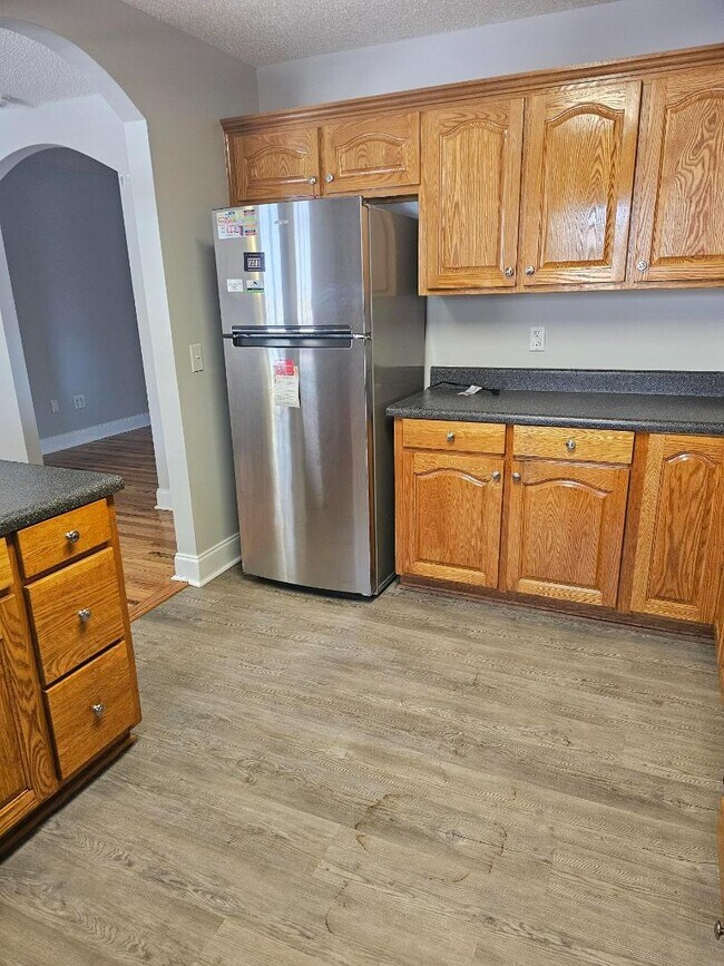 Building Photo - 134 Rolling Dr