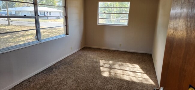 Building Photo - 235 Mimosa Dr