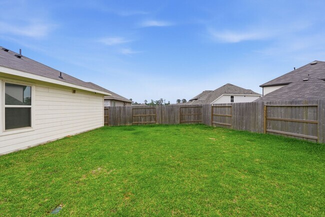 Building Photo - 235 River Grv Ct