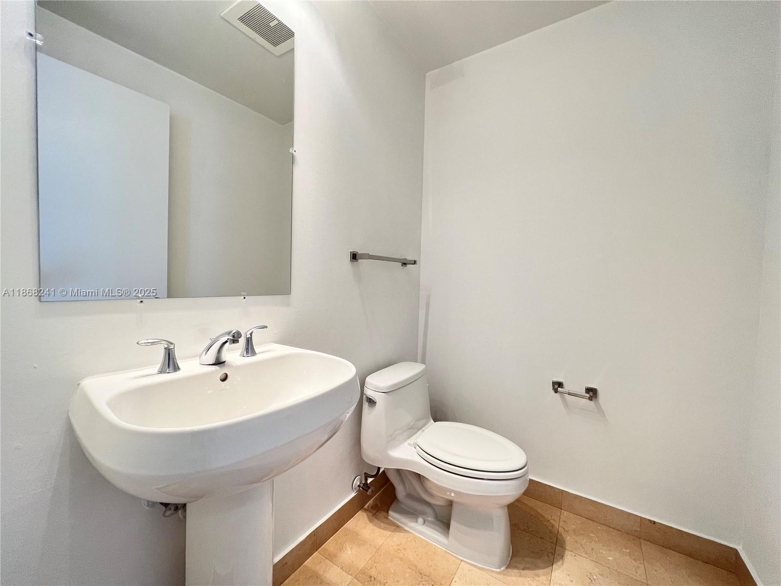 Building Photo - 1050 Brickell Ave